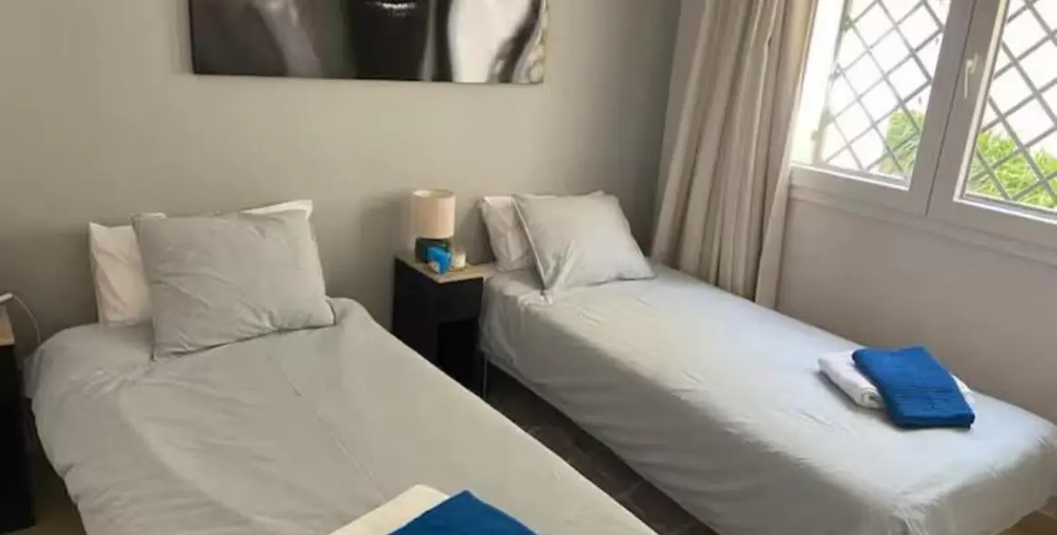 Sale of ground floor apartment in Aloha 8