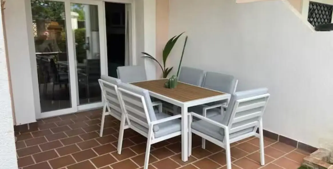 Sale of ground floor apartment in Aloha 11