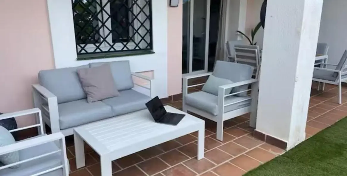 Sale of ground floor apartment in Aloha 12