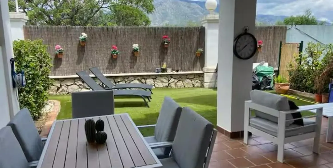 Sale of ground floor apartment in Aloha 15