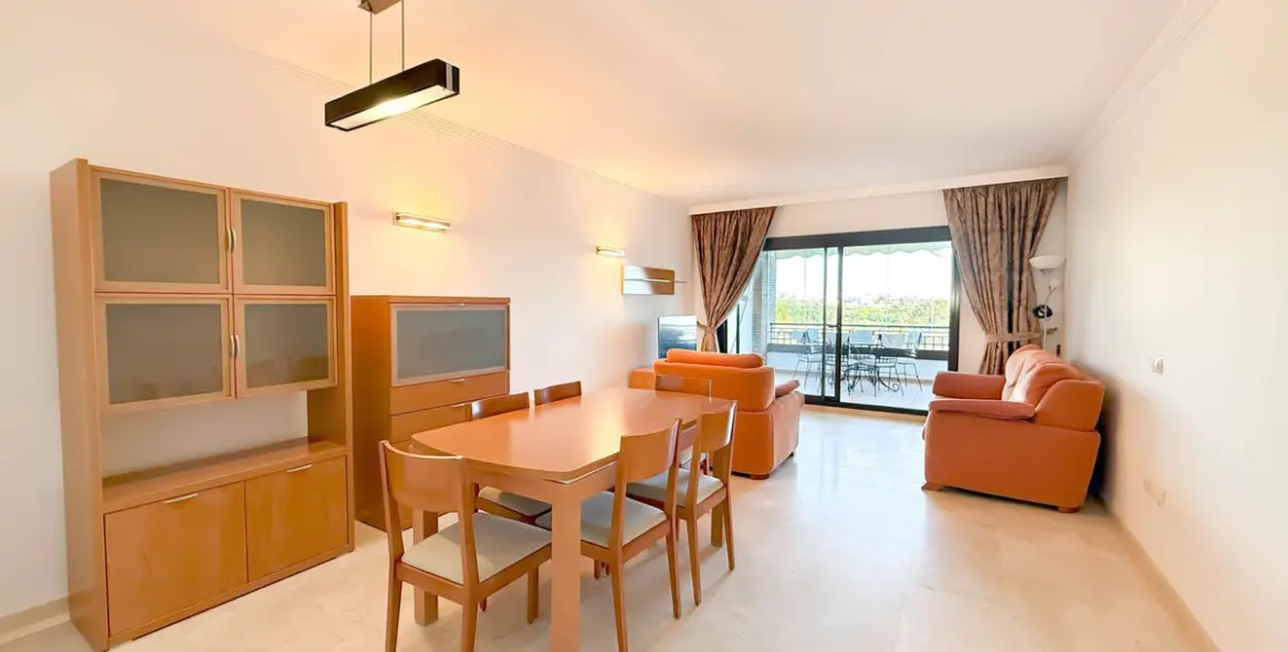 Sale of middle floor apartment in Estepona 5