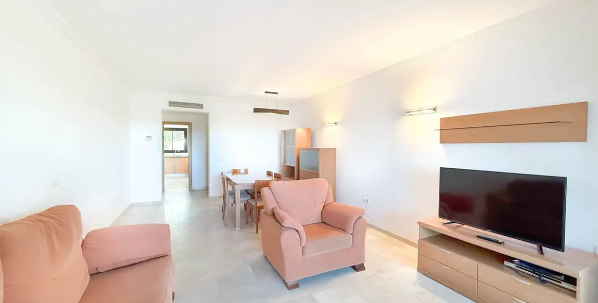 Sale of middle floor apartment in Estepona 10