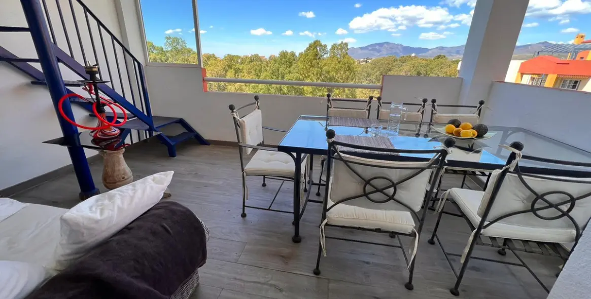 Sale of penthouse in Estepona 3