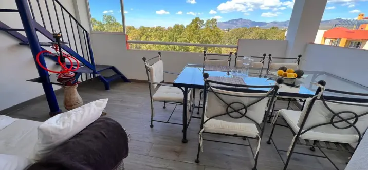 Sale of penthouse in Estepona 2