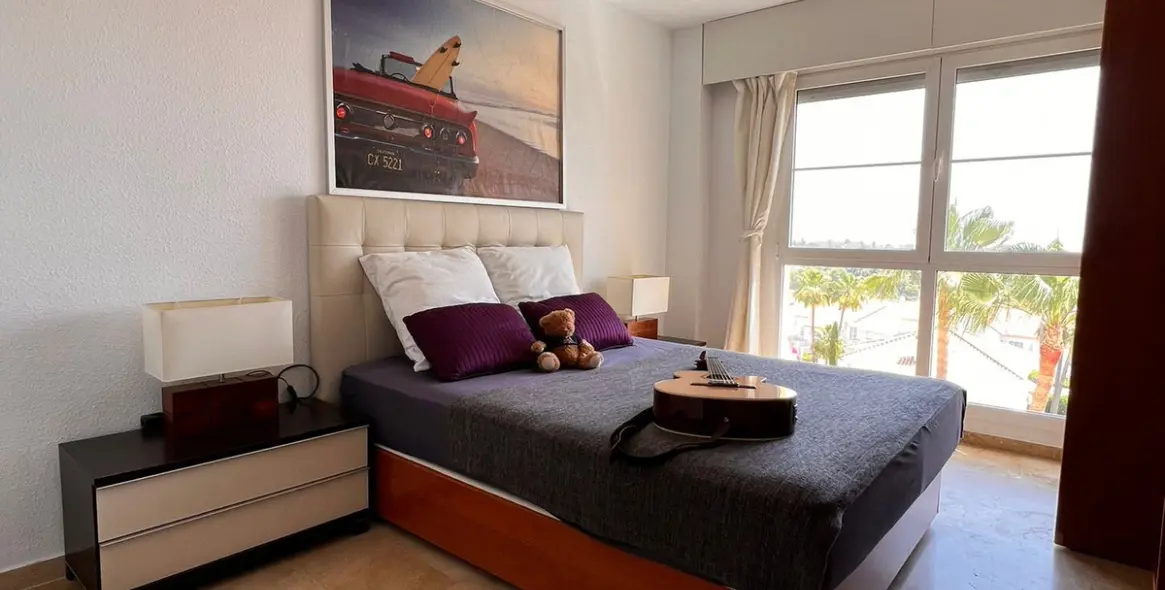 Sale of penthouse in Estepona 4