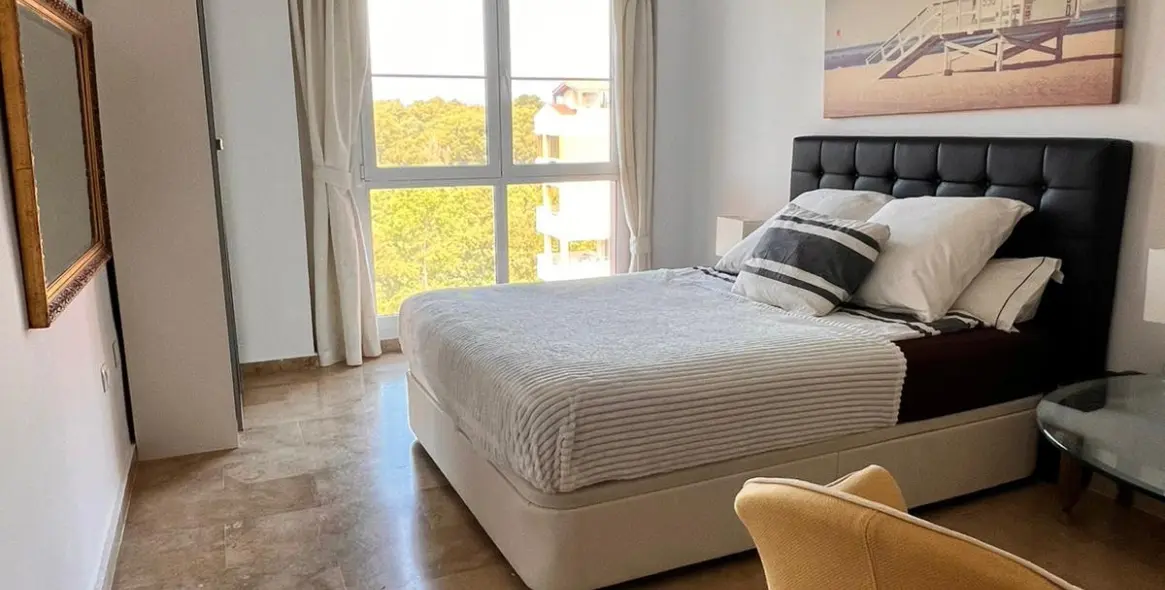 Sale of penthouse in Estepona 5