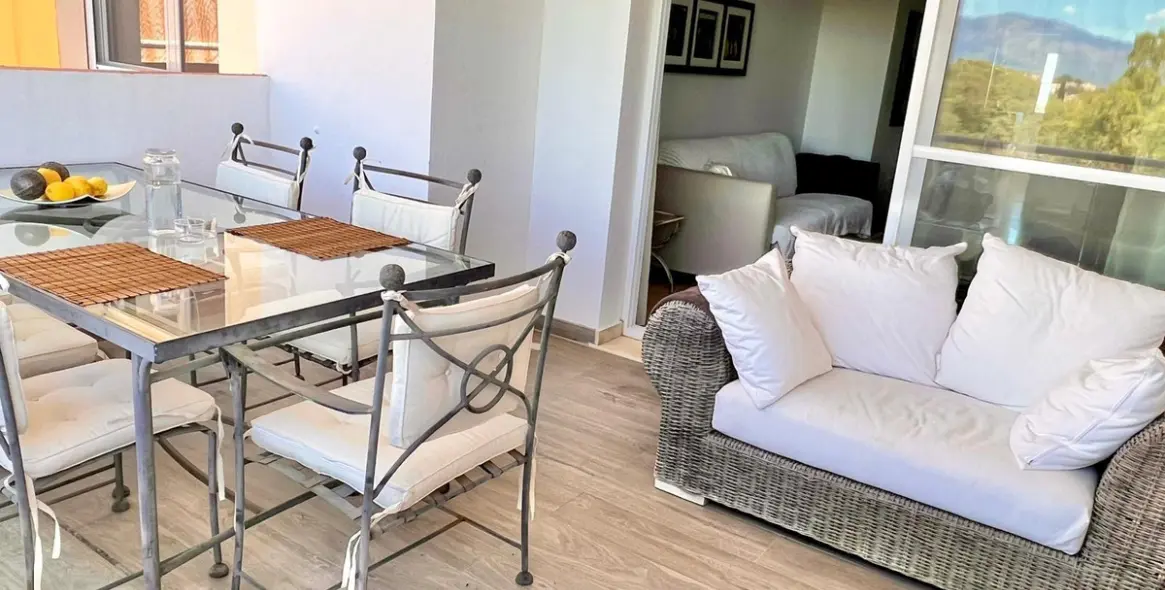 Sale of penthouse in Estepona 9