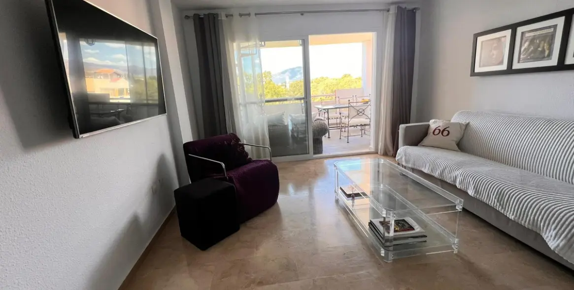 Sale of penthouse in Estepona 15