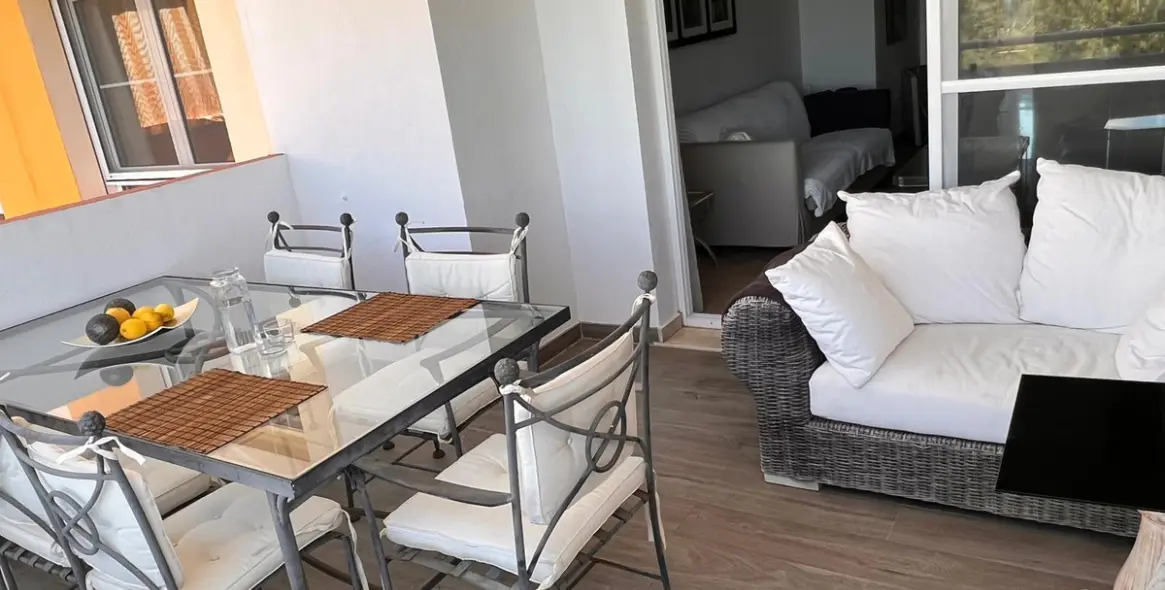 Sale of penthouse in Estepona 18