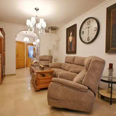 Sale of middle floor apartment in Fuengirola