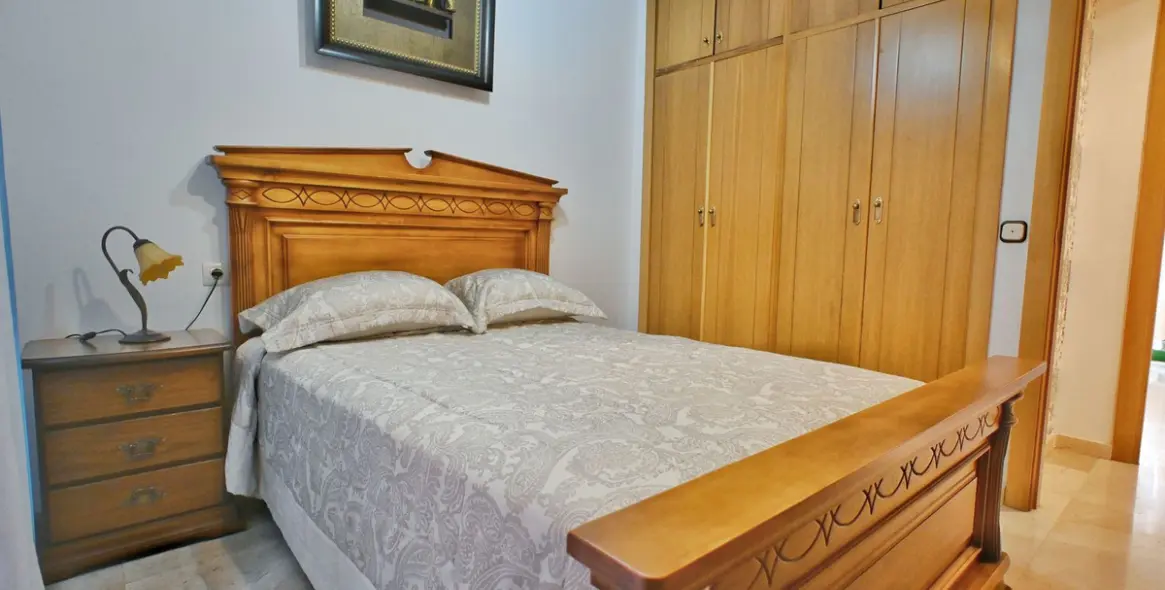 Sale of middle floor apartment in Fuengirola 9