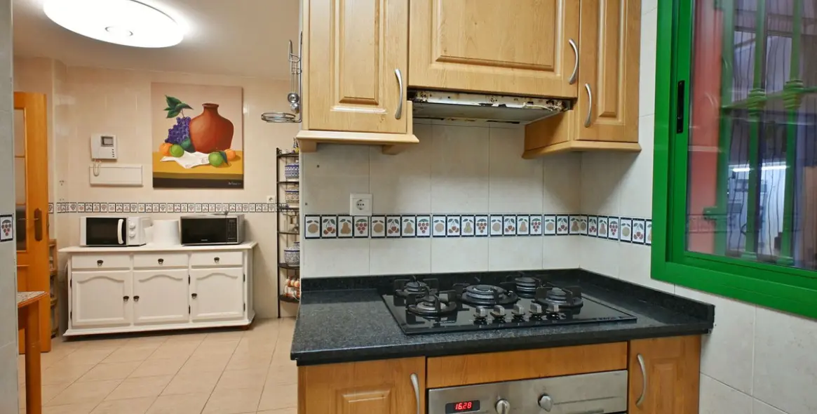 Sale of middle floor apartment in Fuengirola 15