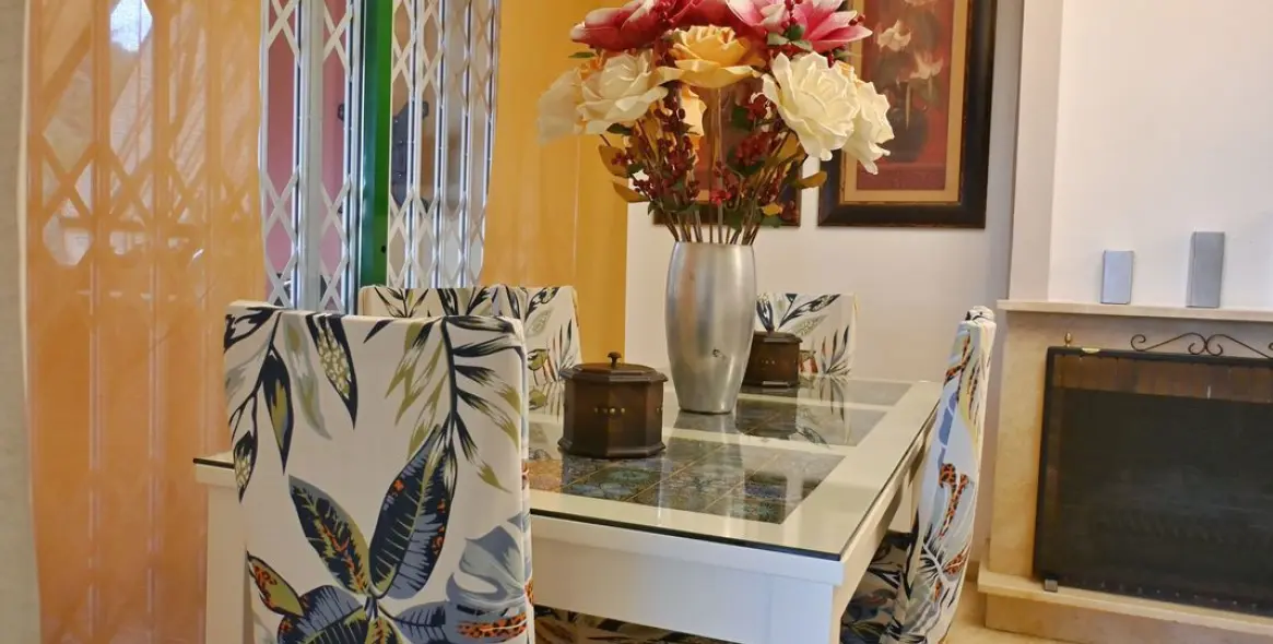 Sale of middle floor apartment in Fuengirola 18