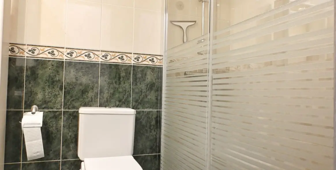 Sale of middle floor apartment in Fuengirola 20