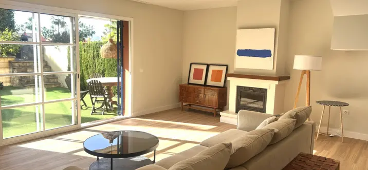 Продажа дома на две семьи в Atalaya 0