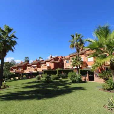 Продажа дома на две семьи в Atalaya