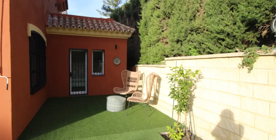 Продажа дома на две семьи в Atalaya 4