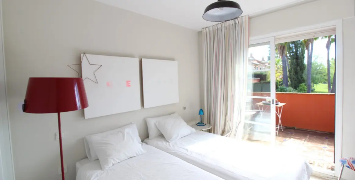 Продажа дома на две семьи в Atalaya 12