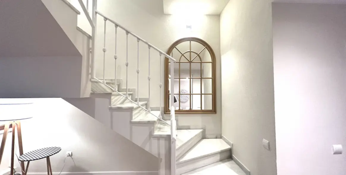 Продажа дома на две семьи в Atalaya 19