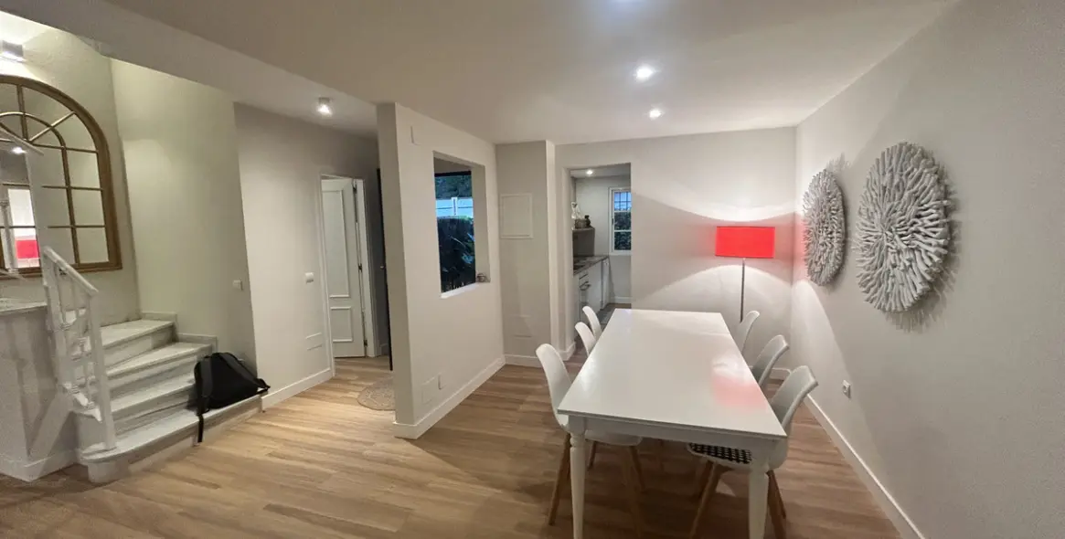 Продажа дома на две семьи в Atalaya 20