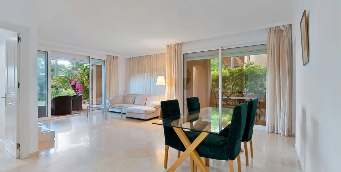 Sale of ground floor apartment in Sierra Blanca 1