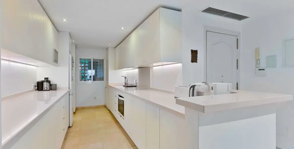 Sale of ground floor apartment in Sierra Blanca 7