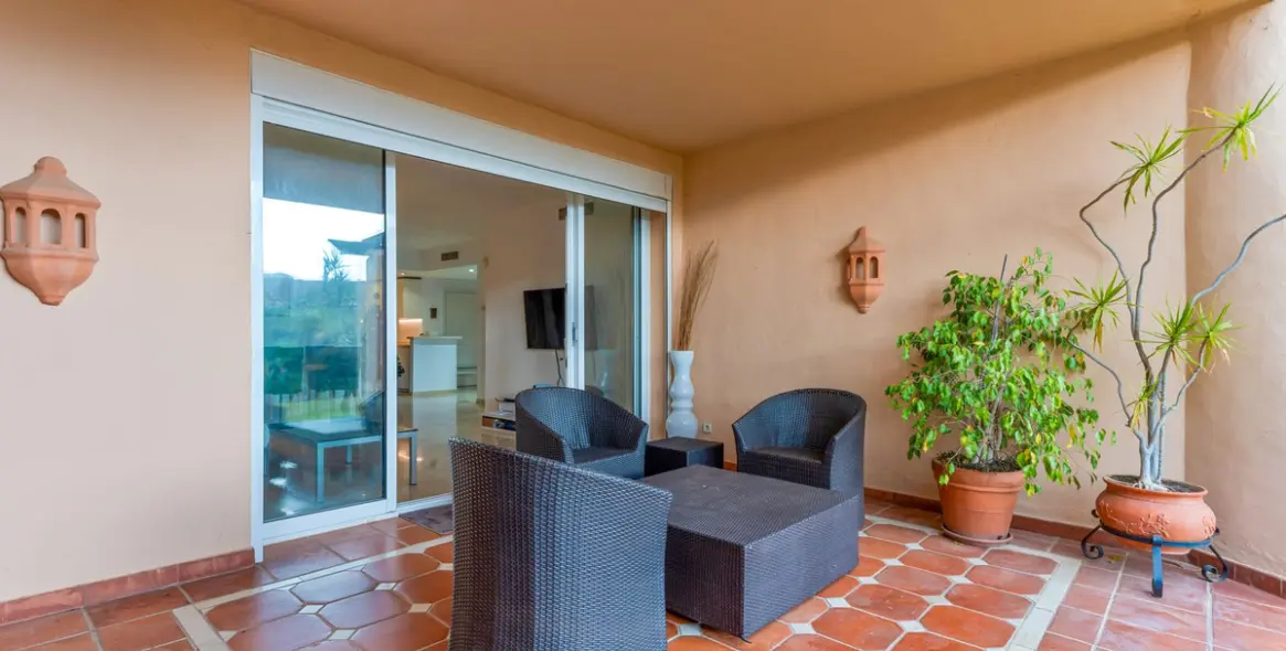 Sale of ground floor apartment in Sierra Blanca 19