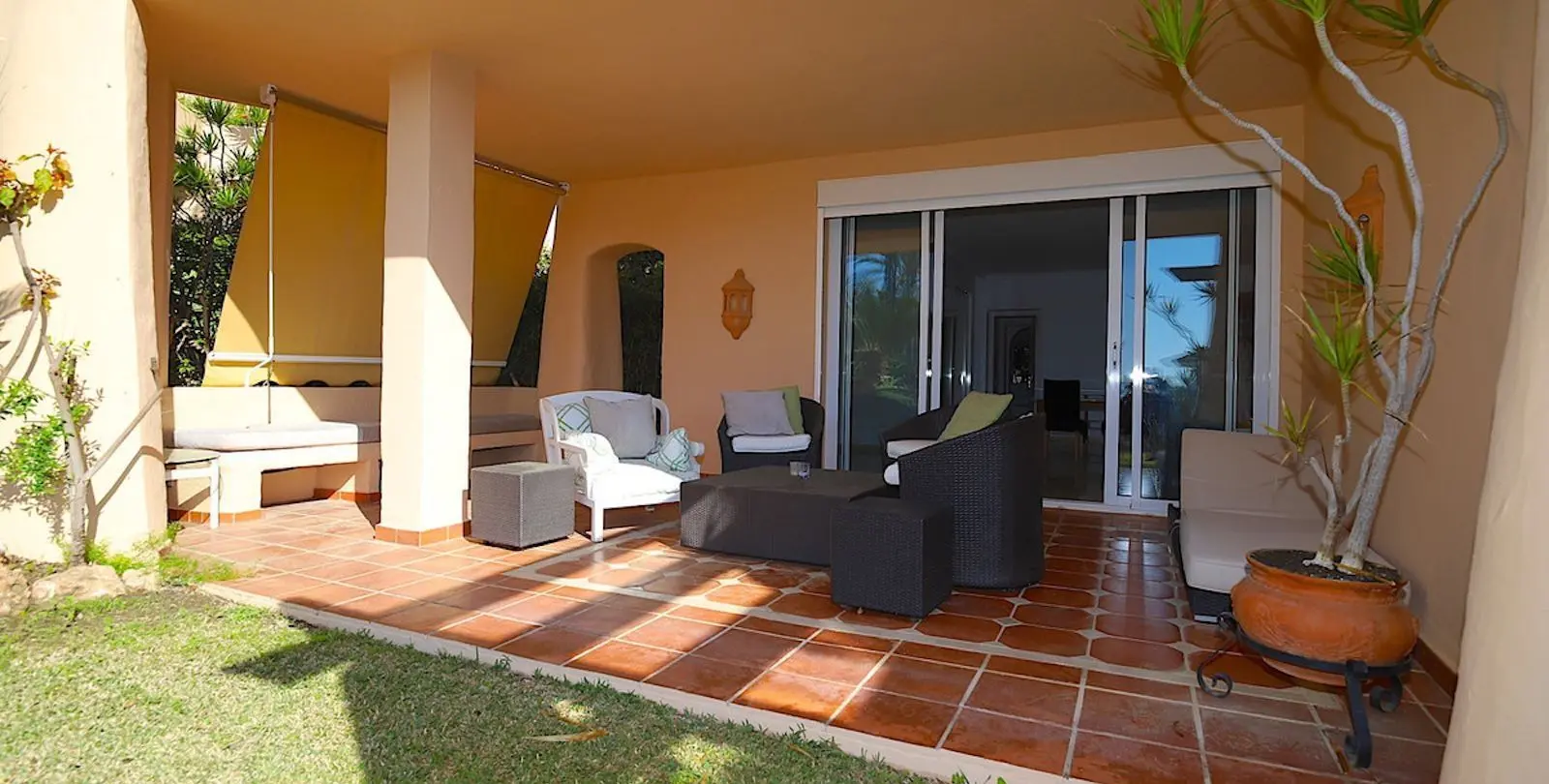 Sale of ground floor apartment in Sierra Blanca 2