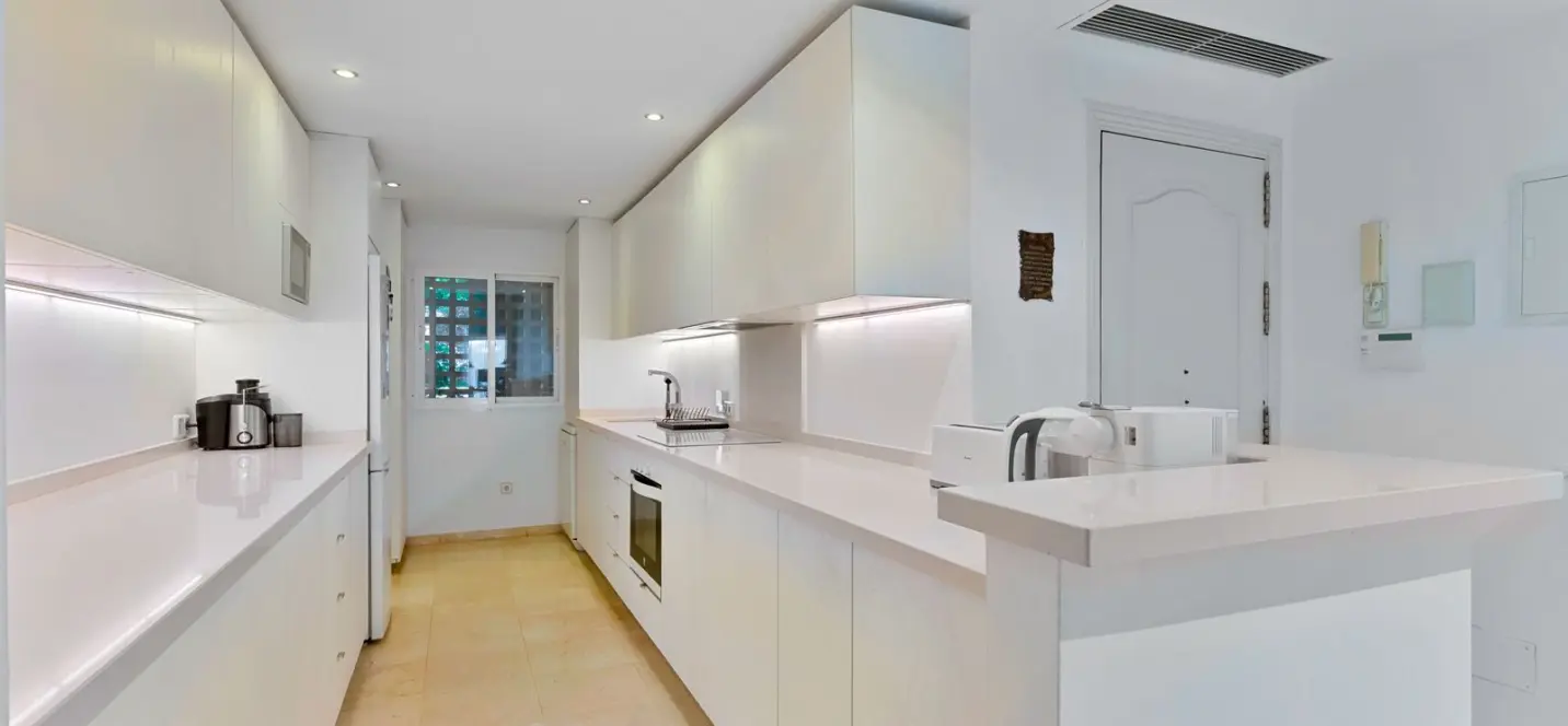 Sale of ground floor apartment in Sierra Blanca 4