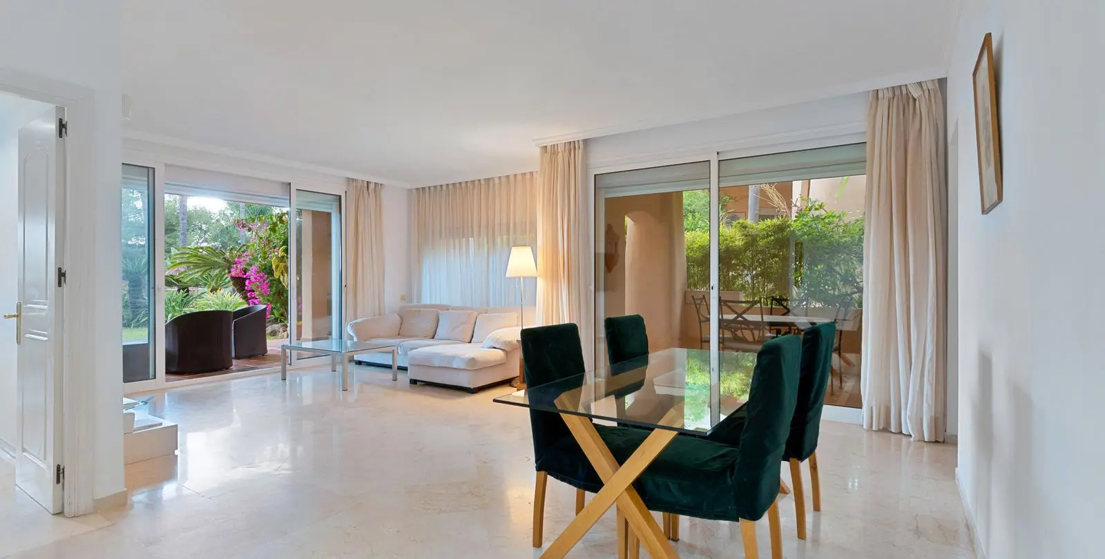 Sale of ground floor apartment in Sierra Blanca 8