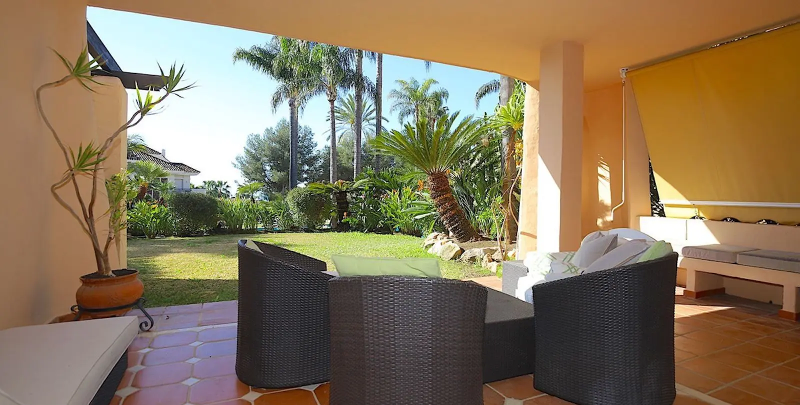 Sale of ground floor apartment in Sierra Blanca 9