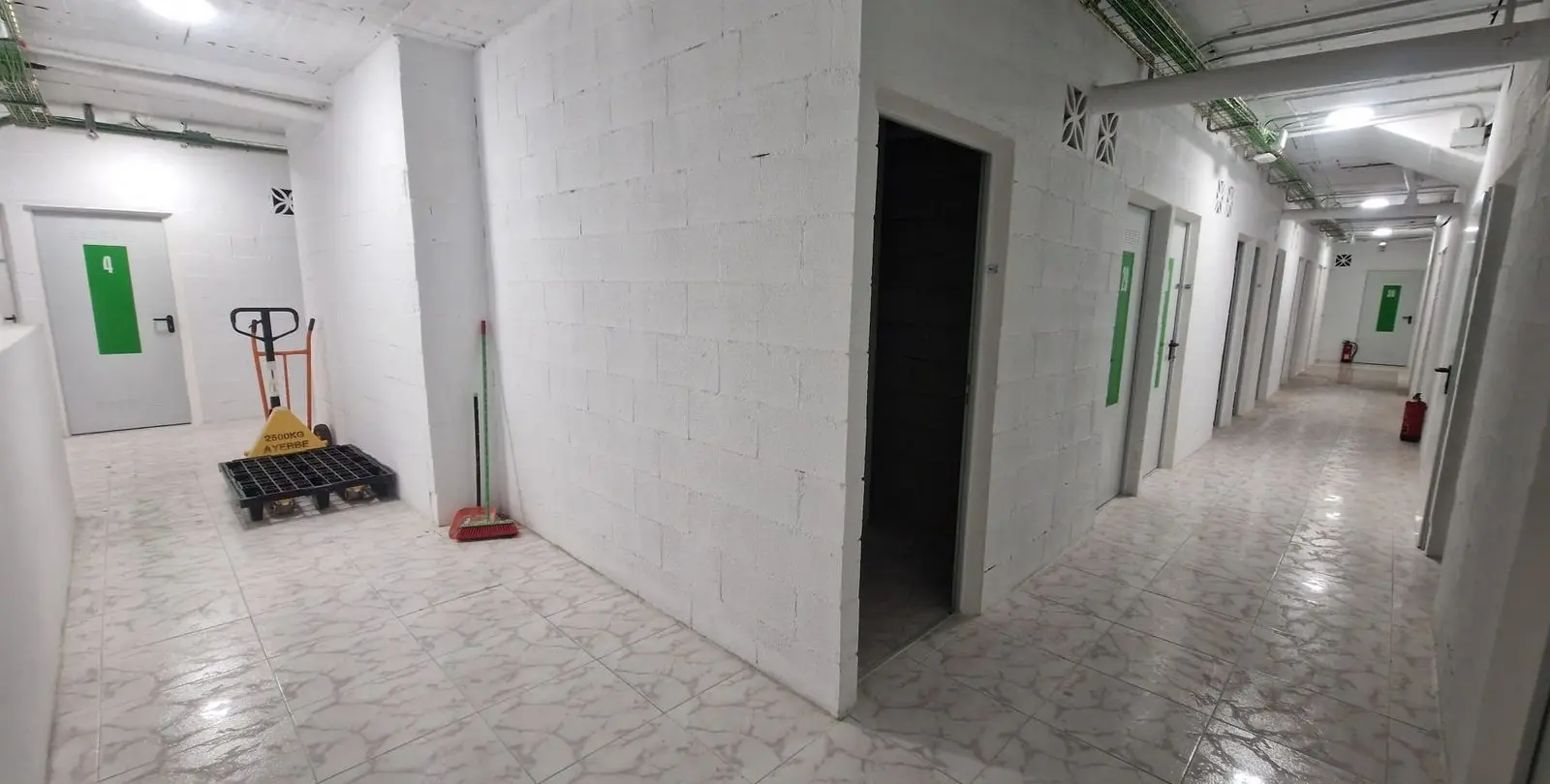 Sale of commercial premises in Fuengirola 6