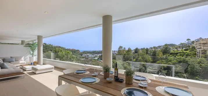 Venta de ático dúplex en Benahavís 0