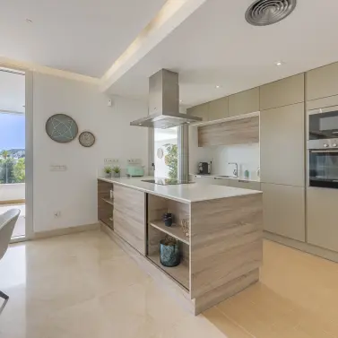 Venta de ático dúplex en Benahavís