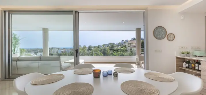 Venta de ático dúplex en Benahavís 3