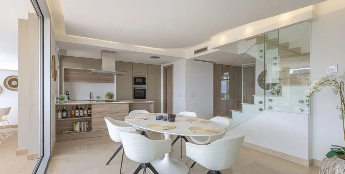 Venta de ático dúplex en Benahavís 7