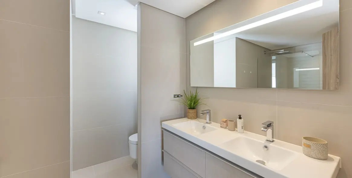 Venta de ático dúplex en Benahavís 16