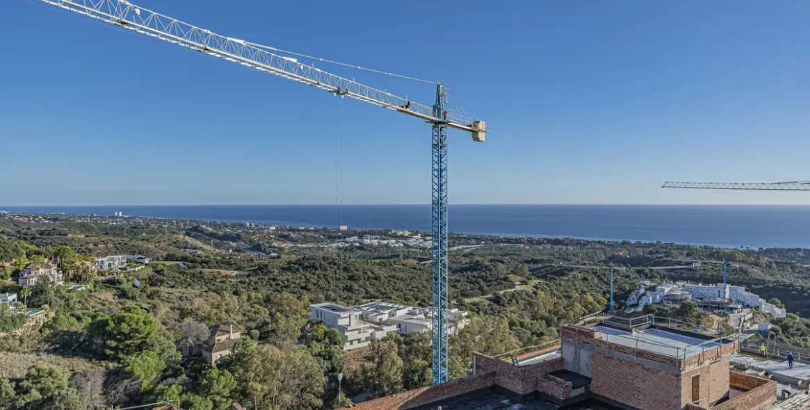 Sale of middle floor apartment in Altos de los Monteros 3