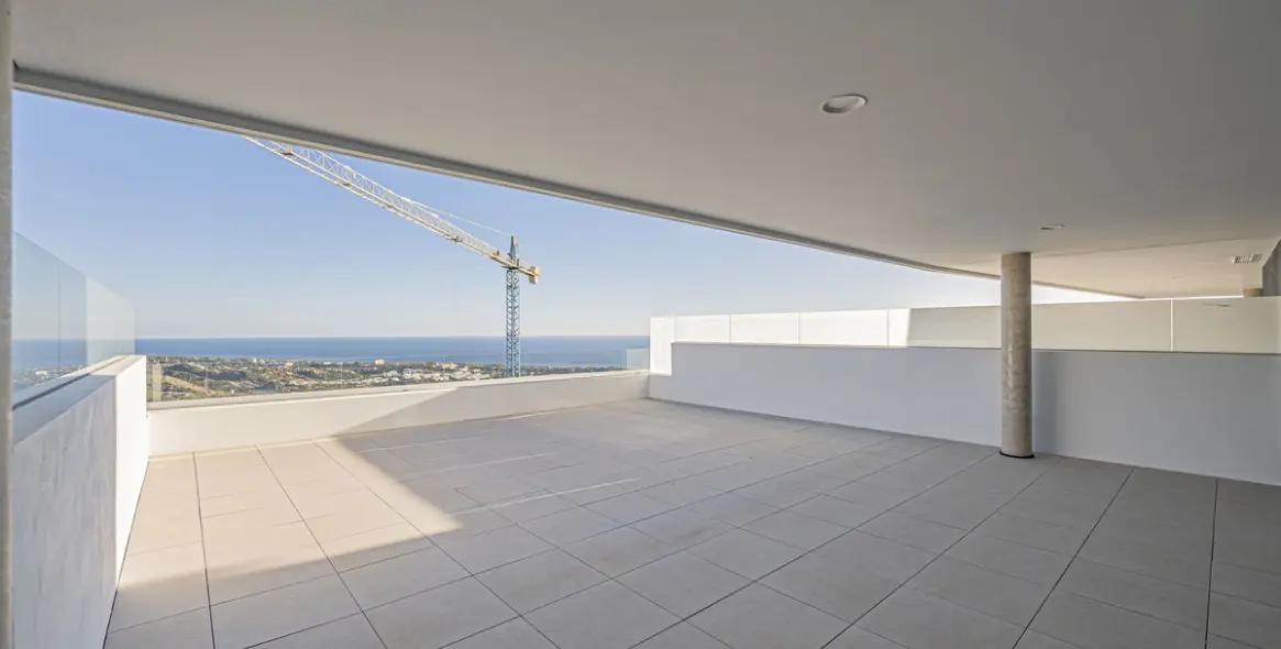 Sale of middle floor apartment in Altos de los Monteros 7