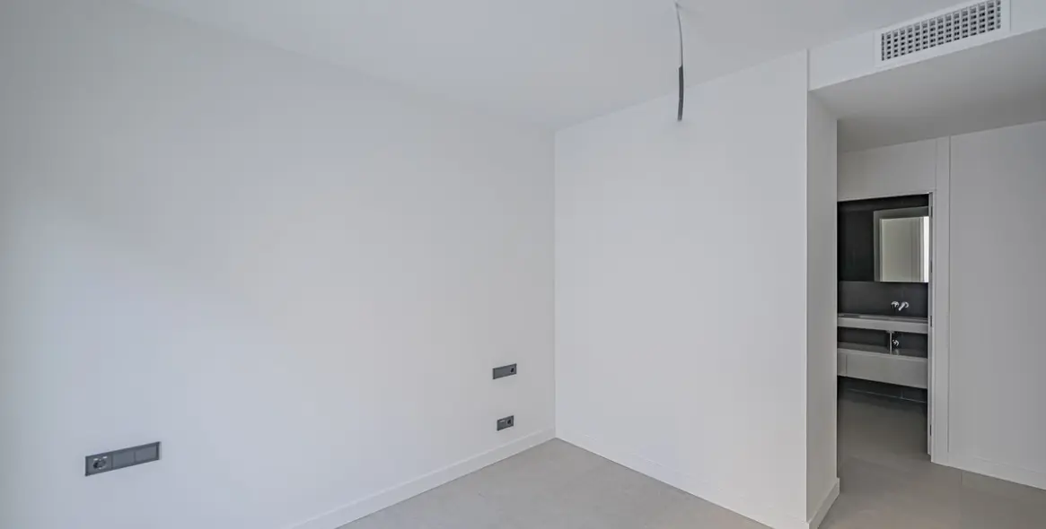 Продажа апартаментов на среднем этаже в Altos de los Monteros 22