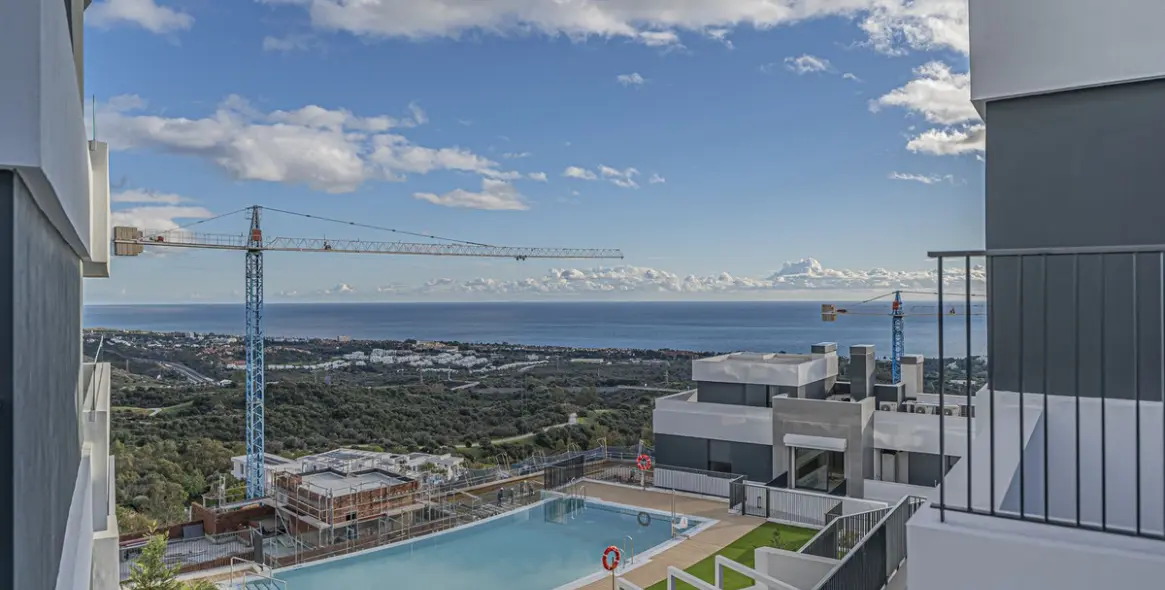 Продажа апартаментов на среднем этаже в Altos de los Monteros 27