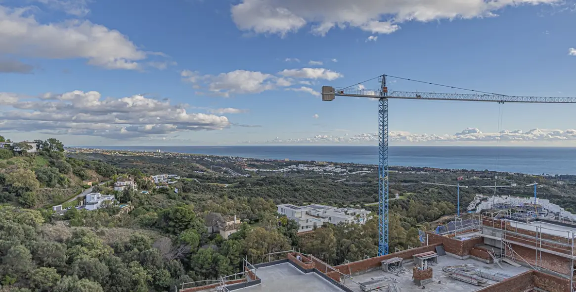 Продажа апартаментов на среднем этаже в Altos de los Monteros 30