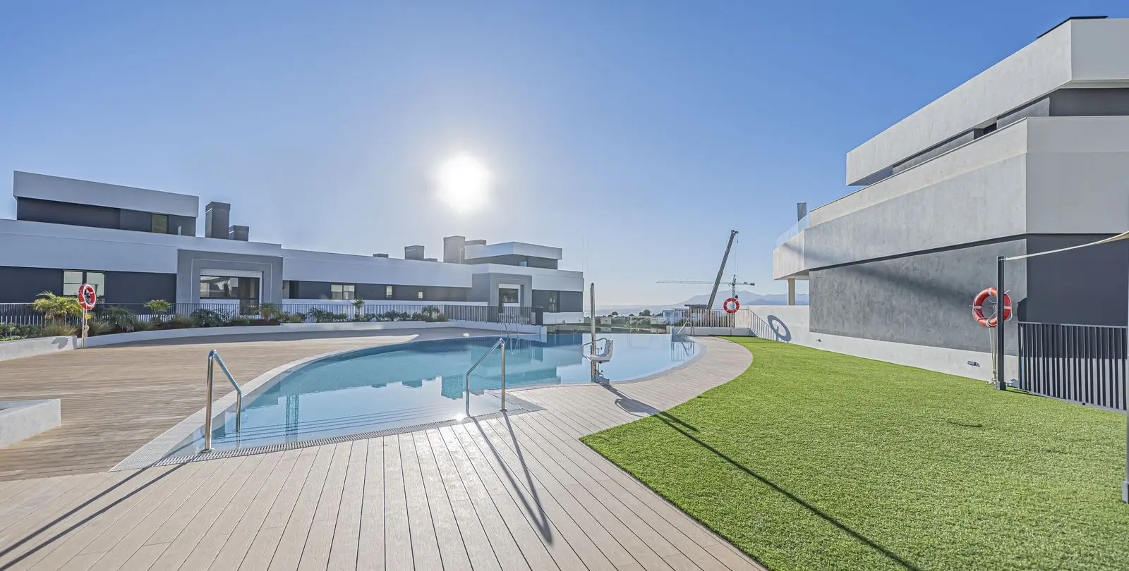 Sale of middle floor apartment in Altos de los Monteros 1