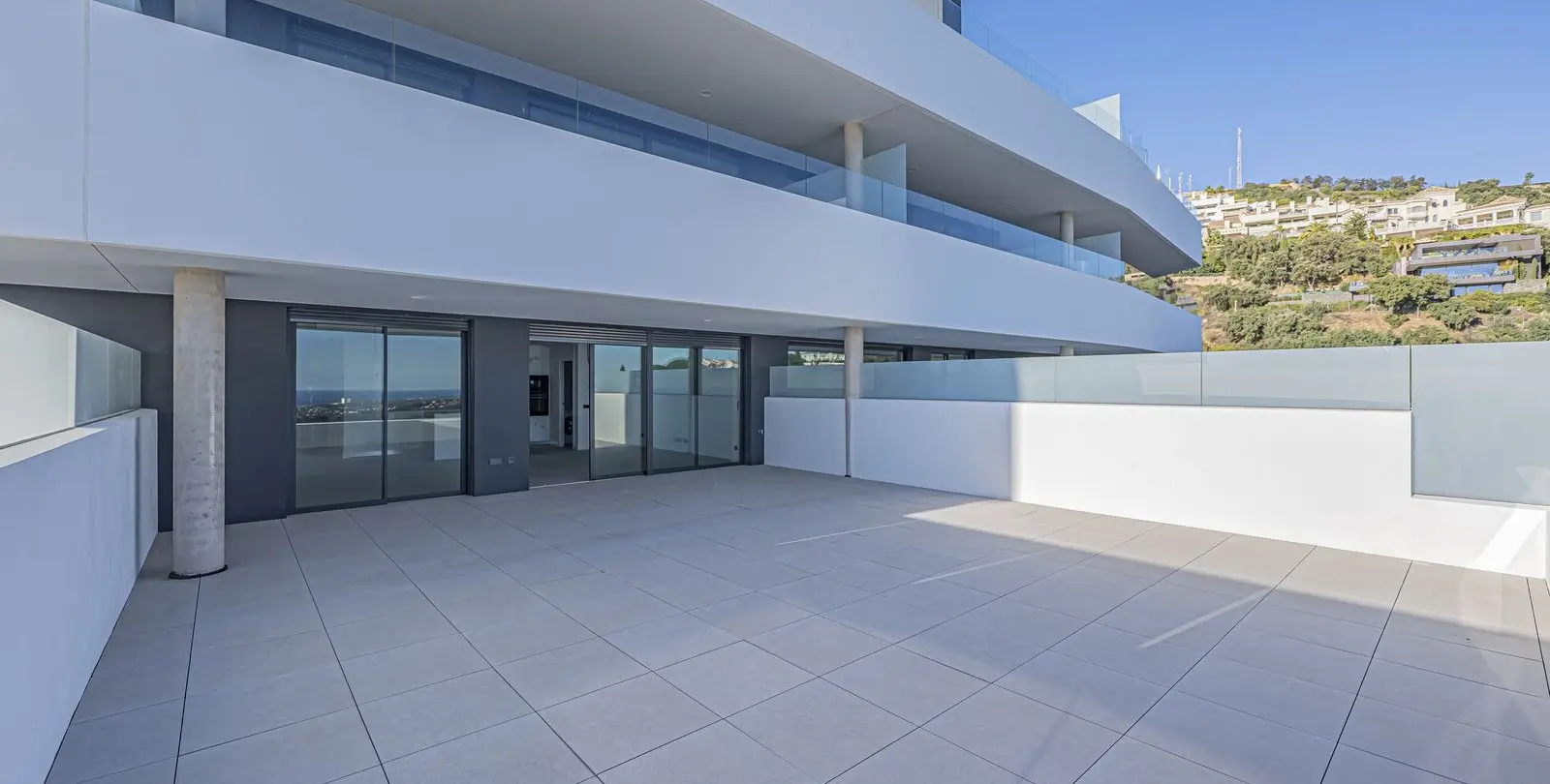 Sale of middle floor apartment in Altos de los Monteros 4