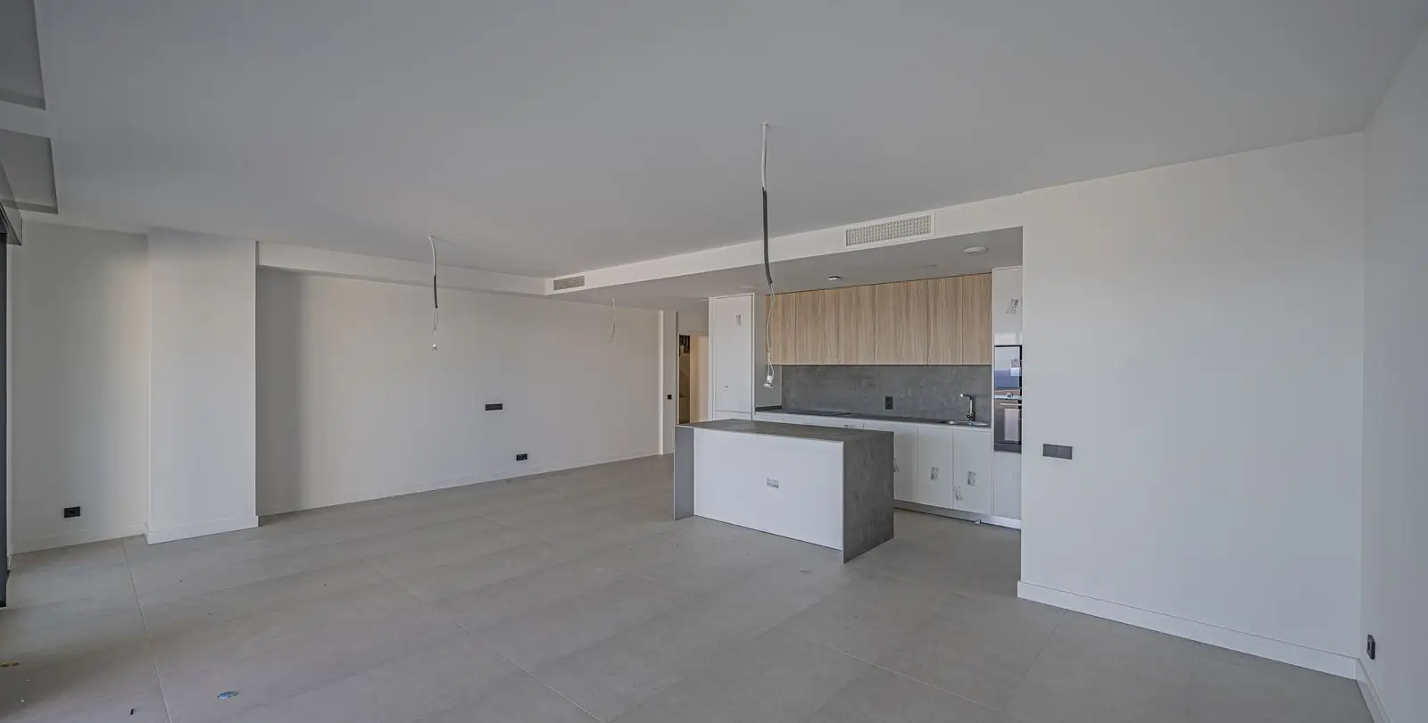 Sale of middle floor apartment in Altos de los Monteros 5