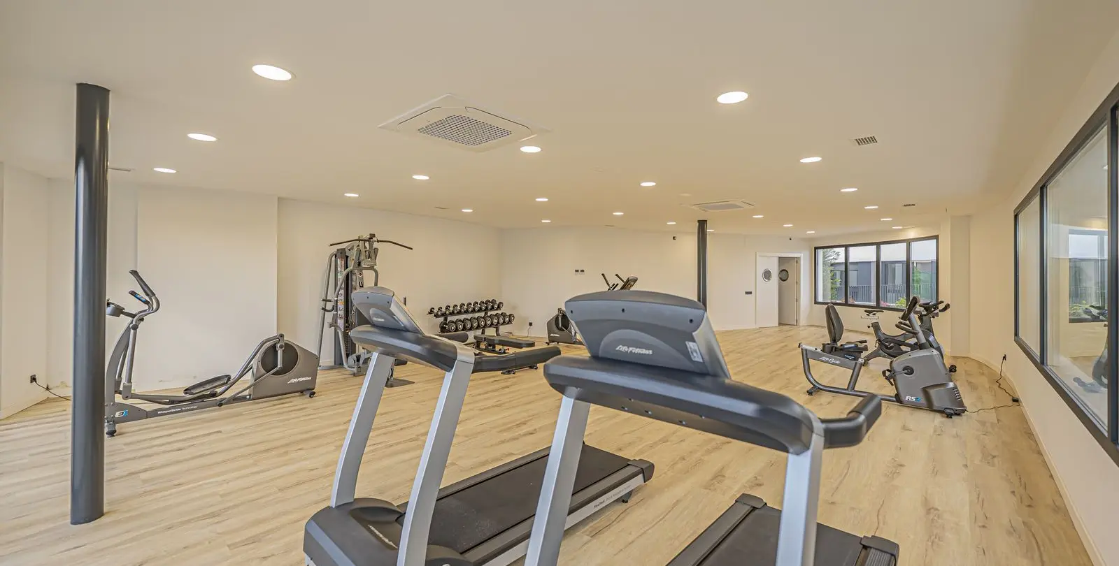 Sale of middle floor apartment in Altos de los Monteros 8