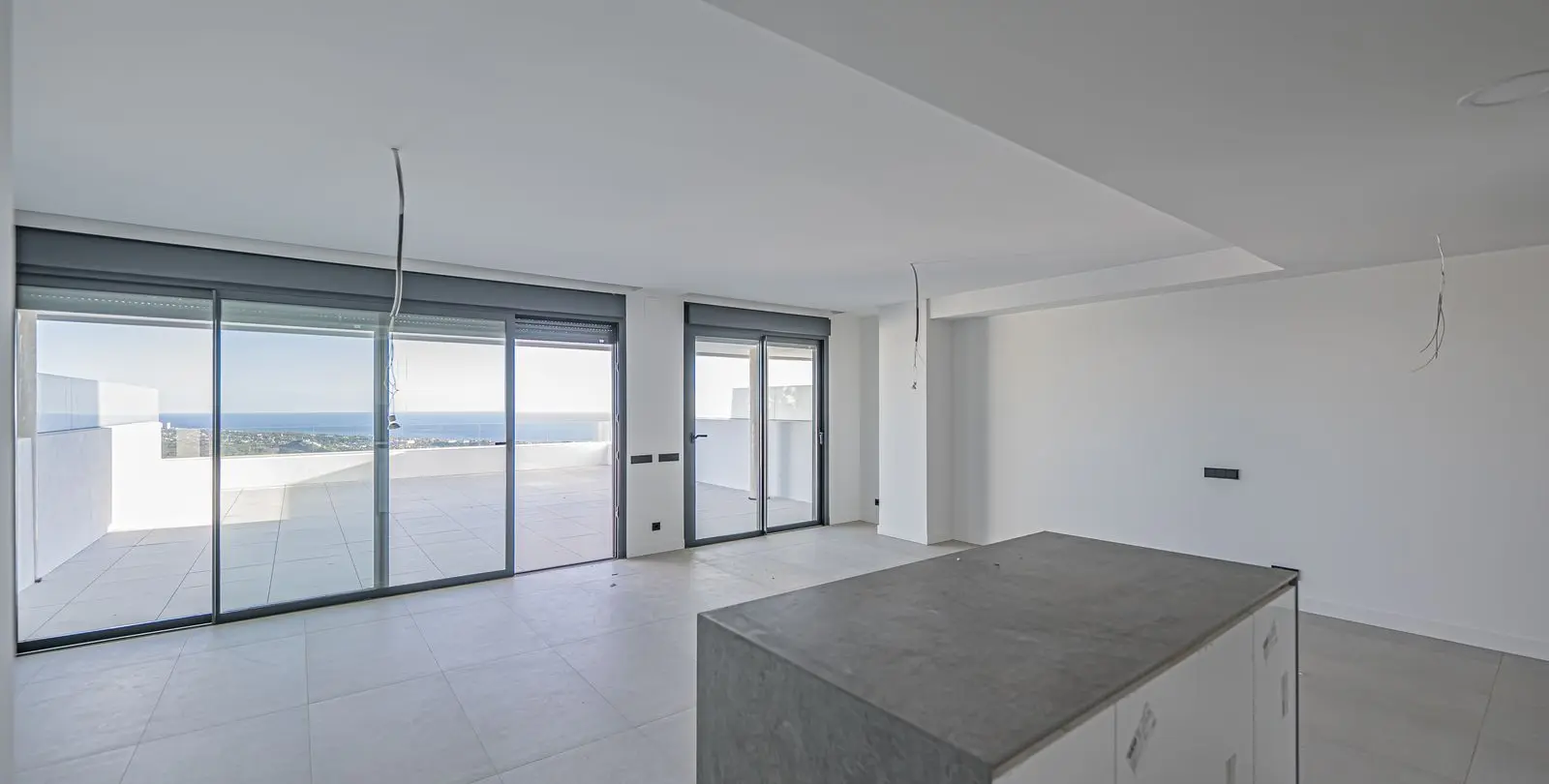 Sale of middle floor apartment in Altos de los Monteros 9