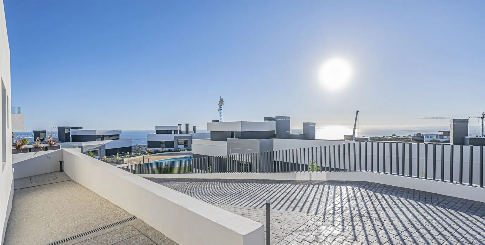 Sale of middle floor apartment in Altos de los Monteros 14