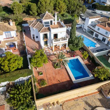 Venta de villa independiente en Arroyo de la Miel