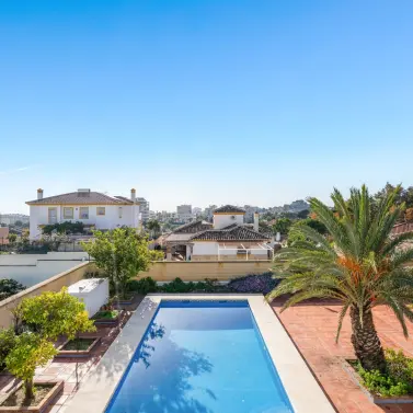 Venta de villa independiente en Arroyo de la Miel